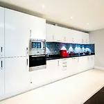 Oyo Home 142 Middlesex St 1 Bed
